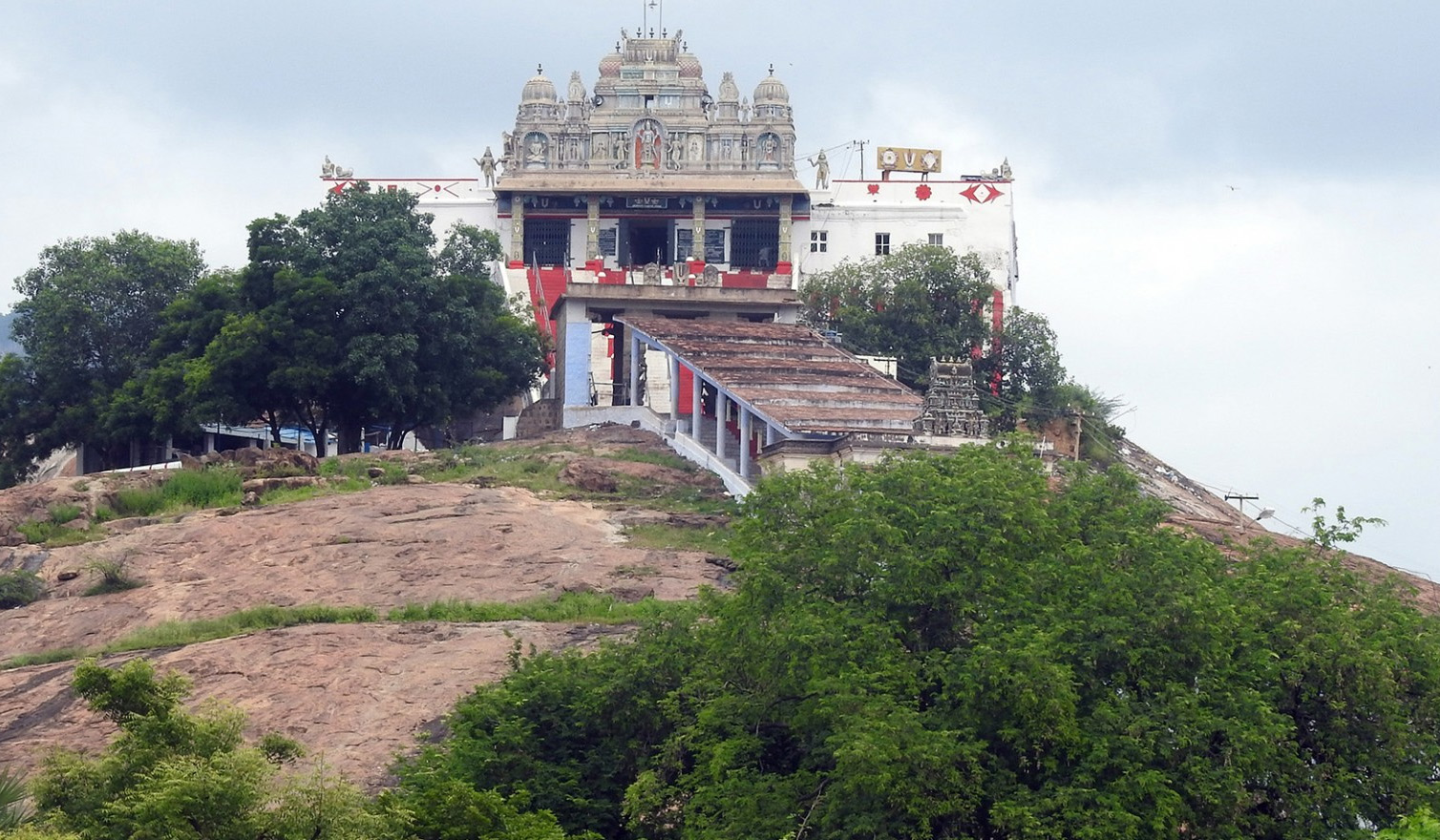 Thashmika Tours & Travels